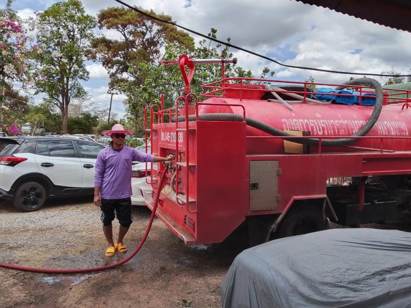 ส่งน้ำอุปโภคให้กับประชาชนในพื้นที่